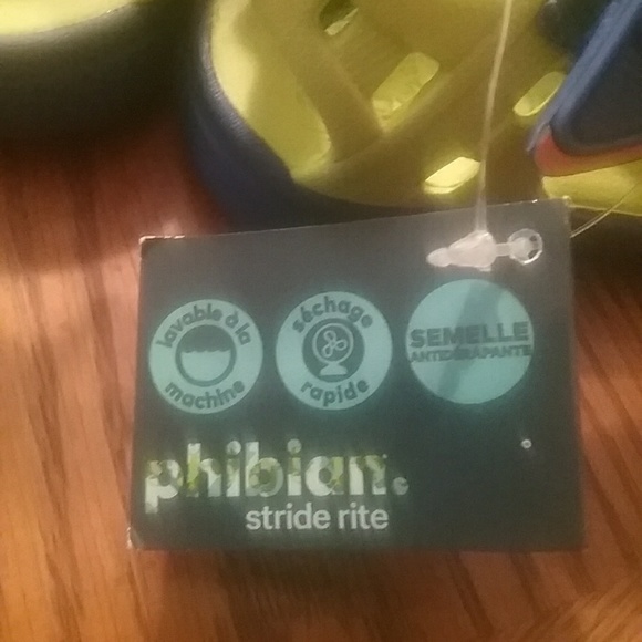 NWT Stride Rite PLAY SHOES - Picture 2 of 8